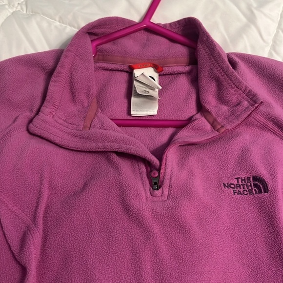 The North Face women’s half zip fleece. - Picture 3 of 3